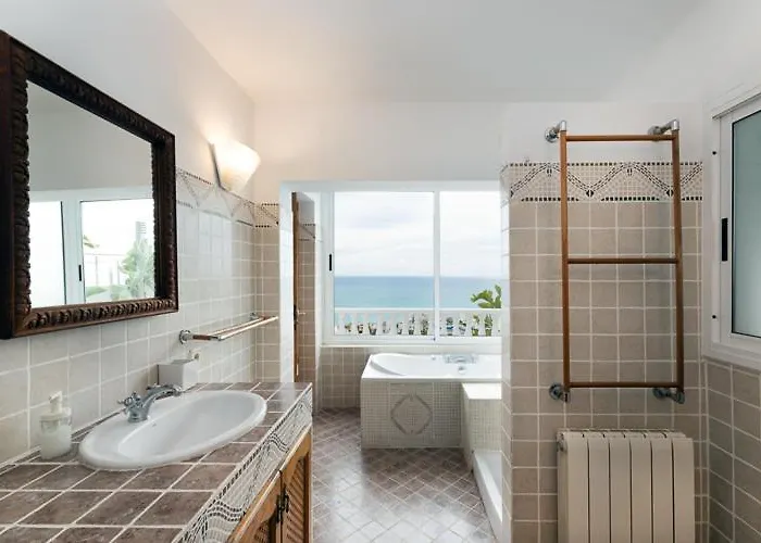 Βίλα Exclusive With Private Pool In *