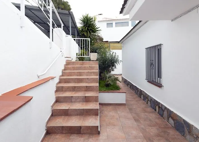 Exclusive With Private Pool In Σίτζες