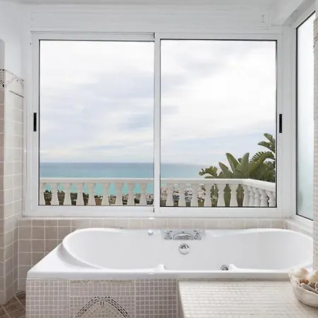 Exclusive With Private Pool In